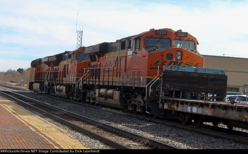 BNSF 7201 and 3800, 6679
